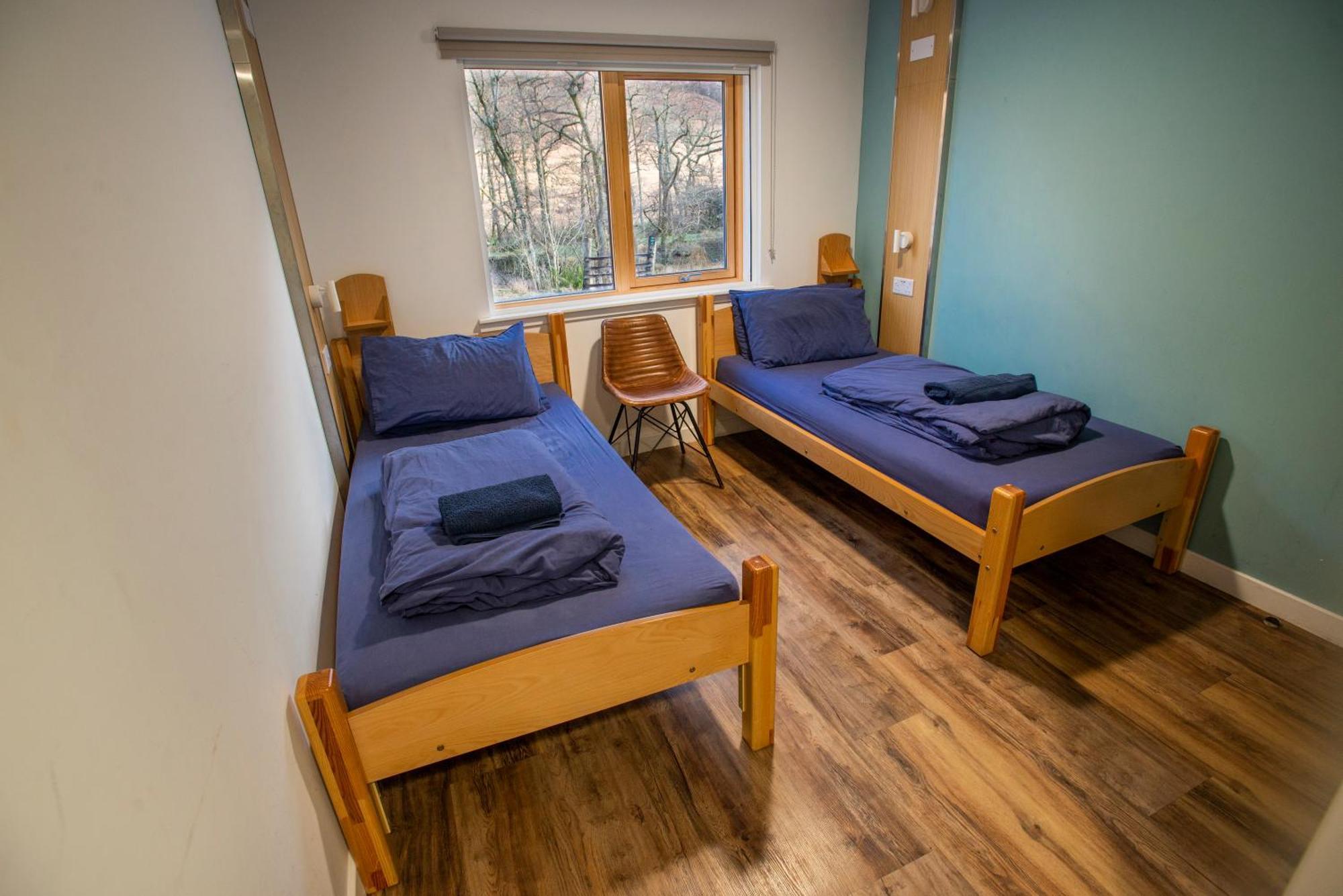 Glen Nevis Youth Hostel Fort William Exterior photo A room at the hostel