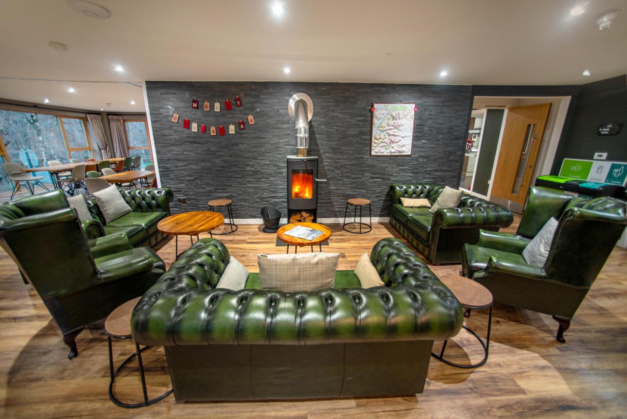 Glen Nevis Youth Hostel Fort William Exterior photo The lounge at the station