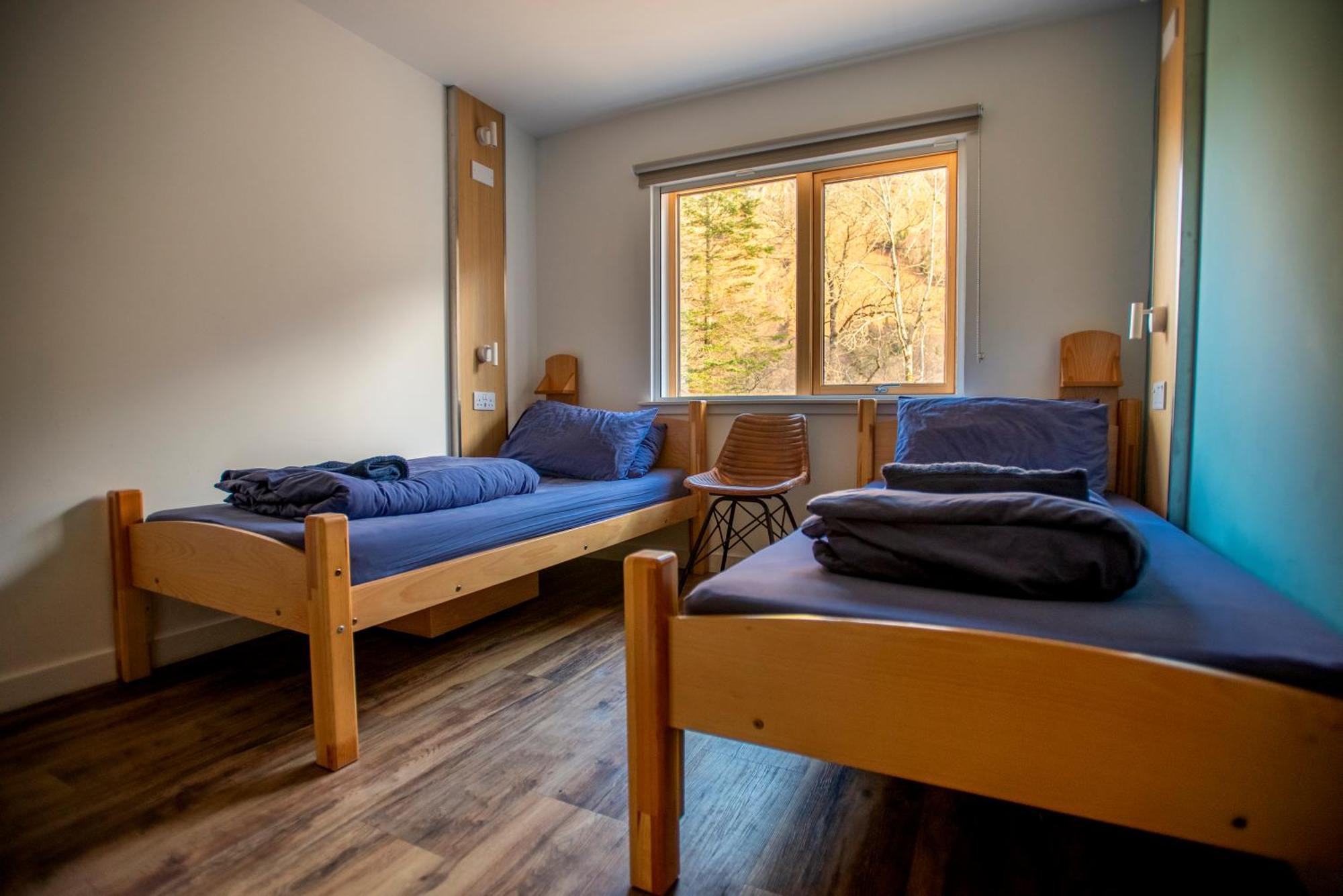 Glen Nevis Youth Hostel Fort William Exterior photo A typical bedroom at the hostel