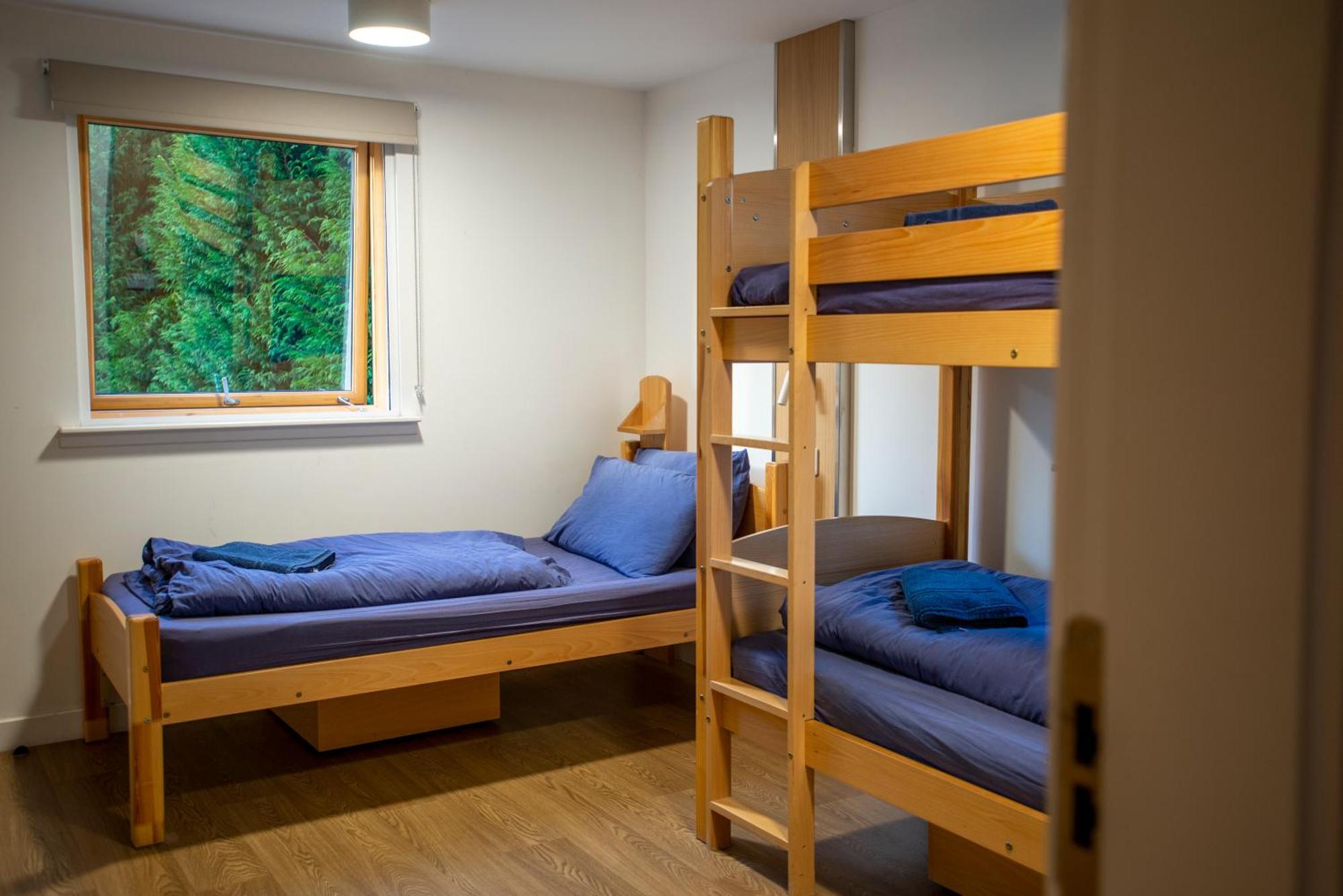 Glen Nevis Youth Hostel Fort William Exterior photo A bunk room at a hostel