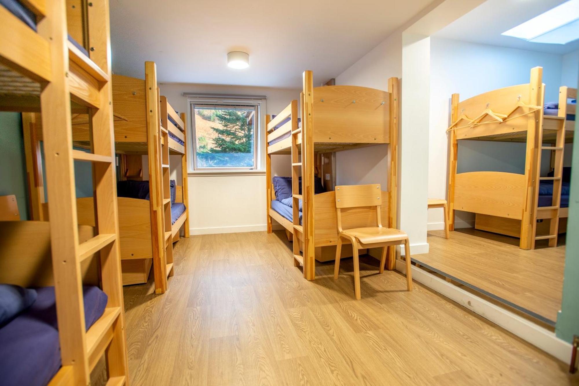 Glen Nevis Youth Hostel Fort William Exterior photo A typical bunk room at a hostel