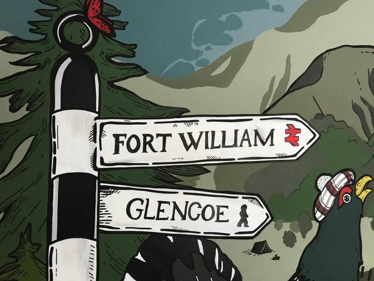 Glen Nevis Youth Hostel Fort William Exterior photo The signpost for Fort William