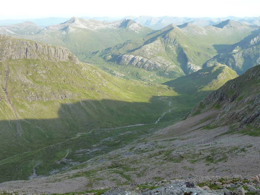 Glen Nevis Youth Hostel Fort William Exterior photo The valley of the Arvanz
